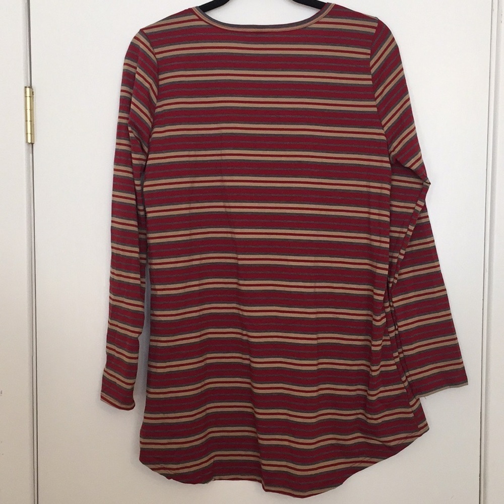 L‎ LuLaRoe Lynnae Top BB31 915 - Picture 2 of 5